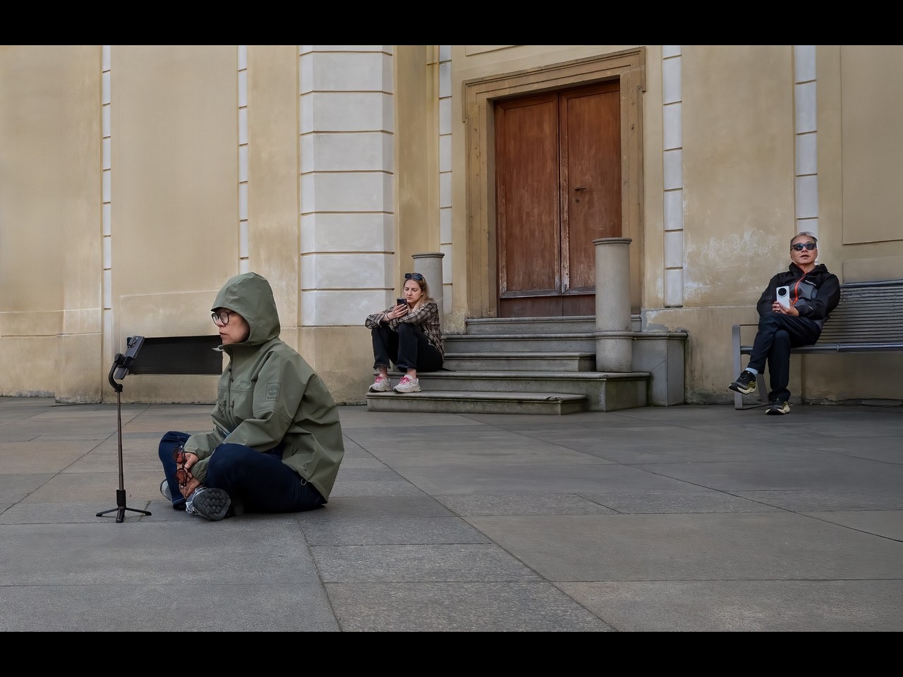 Commended - cop a squat by Rob Totty