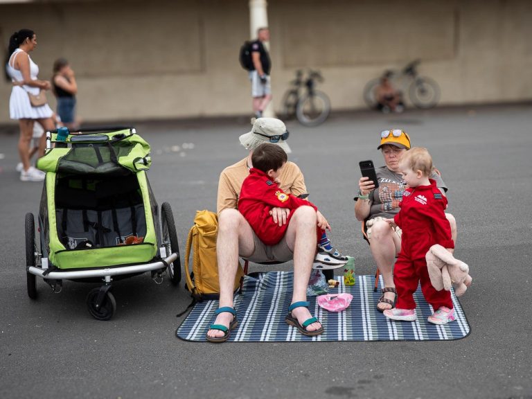 Commended -Tribute to Martin Parr by Phil Jones (6)Parr by6 TtoMP